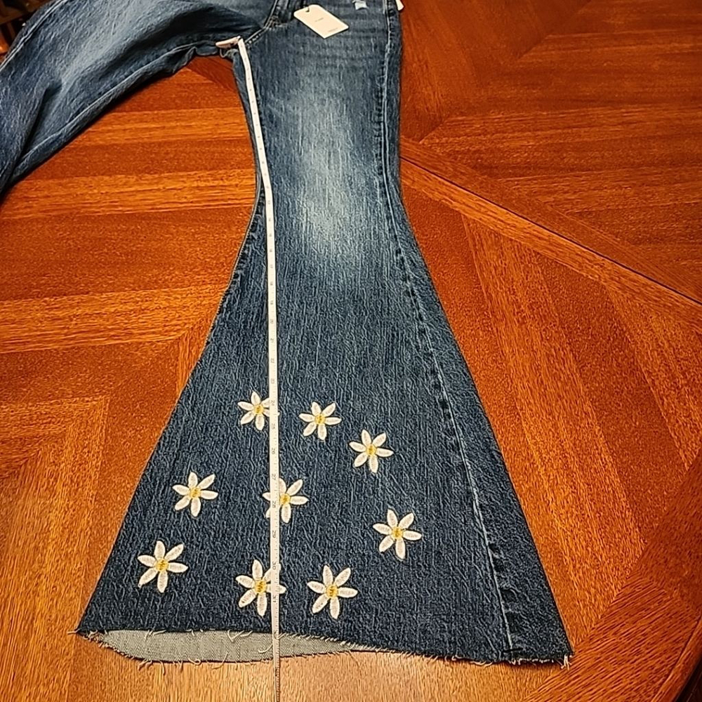 Size 24 Forever 21 Flare Embroidered Jean - Picture 9 of 9
